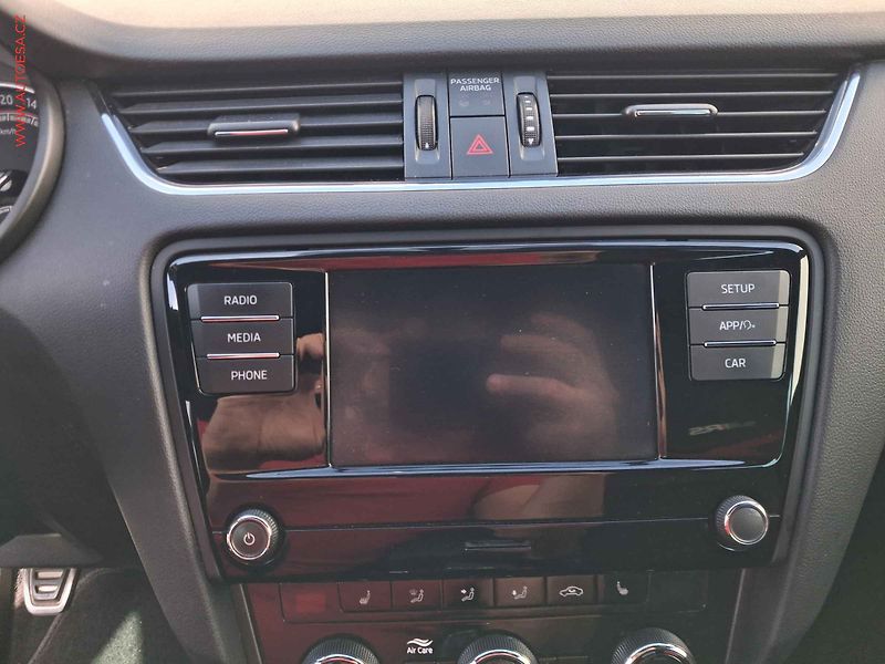 Škoda Octavia (2018) 2.0TSi, RS, LED, +kola, TZ - fotka 17 z 20