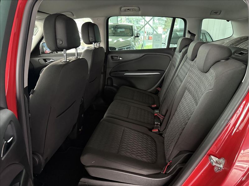 Opel Zafira 2,0   96kW,SERVISKA,2.SADA ALU - fotka 20 z 23