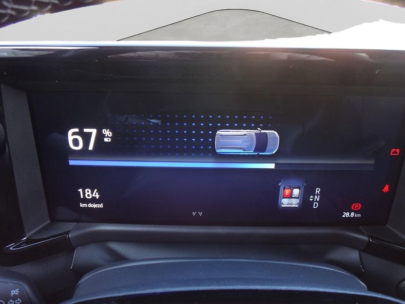 Ford Tourneo Courier (2025) Titanium 43kWh 100kW 136k EV - fotka 11 z 30