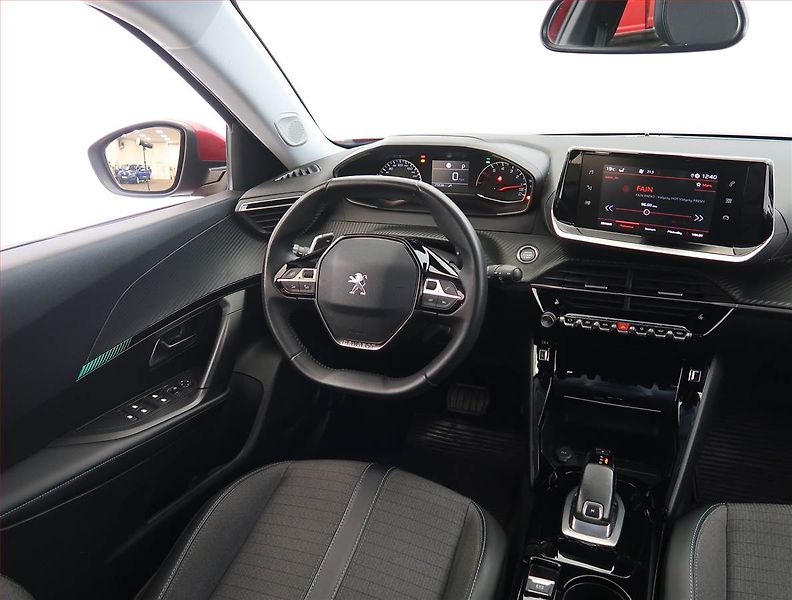 Peugeot 2008 (2022) 1.2 PureTech, Automat, ČR - fotka 7 z 25