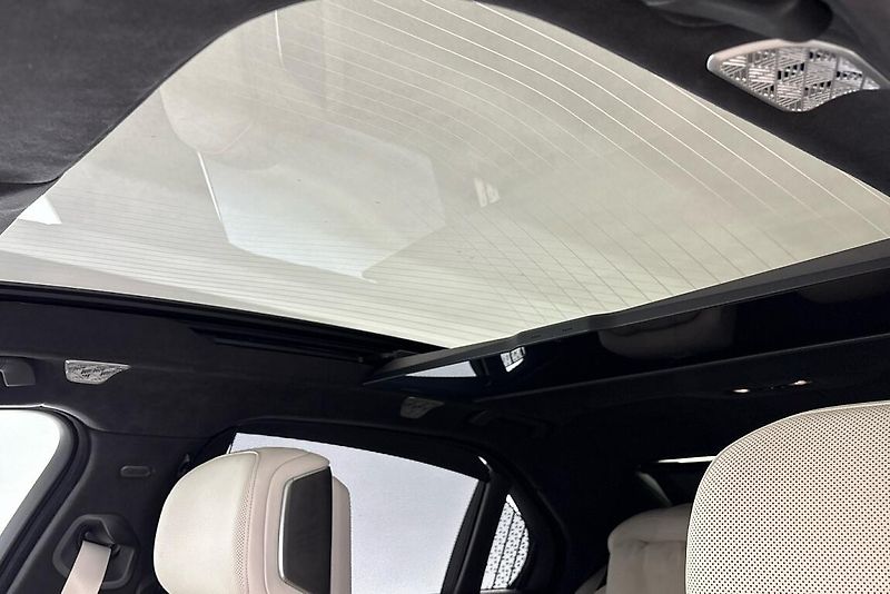 BMW i7 xDrive60 - fotka 17 z 29