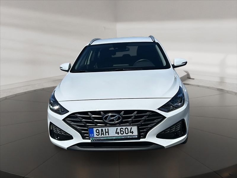 Hyundai i30 1,5 i Family Comfort - fotka 2 z 11