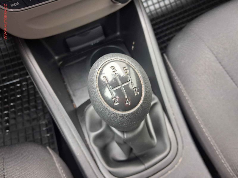 Renault Mégane (2011) 1.6i, 1.maj,ČR, AC, temp - fotka 12 z 16