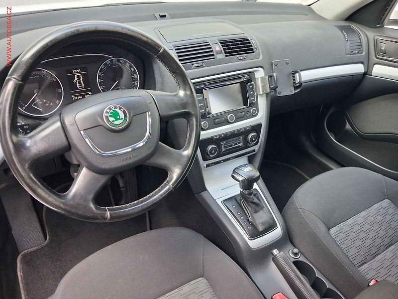 Škoda Octavia (2010) 1.2 TSI, Ambiente, DSG - fotka 12 z 18