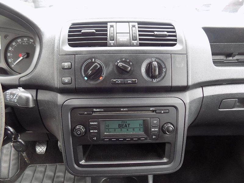 Škoda Roomster 1,2 TSI 63 KW ACTIVE, KLIMA - fotka 33 z 56