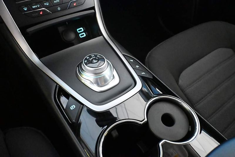 Ford Galaxy (2021) 2.0 7 Míst Kamera Business 8AT - fotka 21 z 31