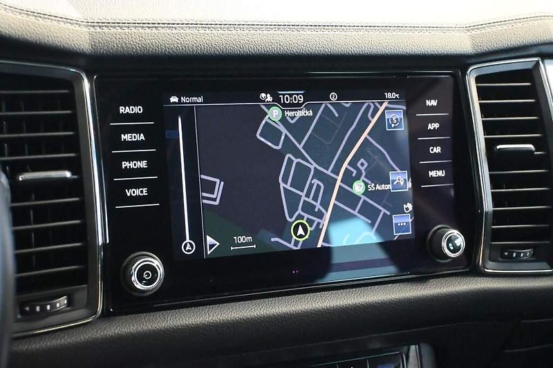 Škoda Kodiaq (2023) 2.0 LED DSG VIRTUAL ACC Kamera - fotka 17 z 30
