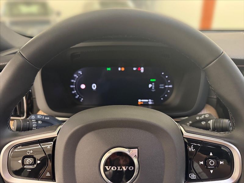 Volvo XC60 2,0 XC60T8 Ultra Dark   0347 - fotka 8 z 16