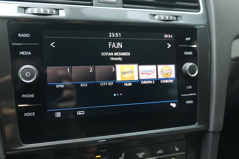 Volkswagen Golf 1.5 TSI DSG CarPlay ACC Senzor - fotka 24 z 31