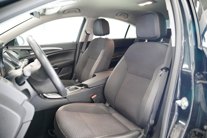 Opel Insignia - fotka 11 z 29