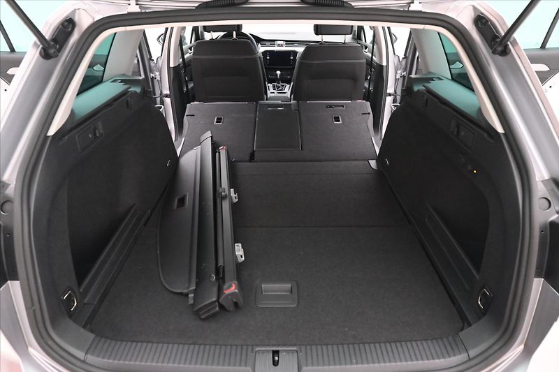 Volkswagen Passat 2,0 TDI 110 KW DSG Business Zá - fotka 11 z 32