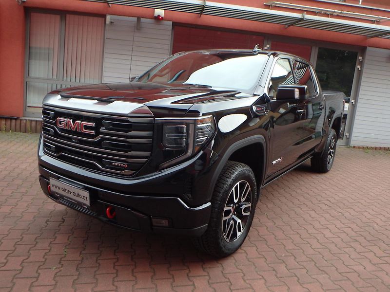 GMC Sierra (2022) 1500 AT4 6.2 V8 - fotka 2 z 30