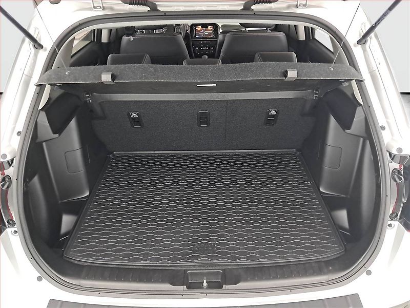 Suzuki Vitara (2024) Elegance 1.5 Hybrid - fotka 14 z 22