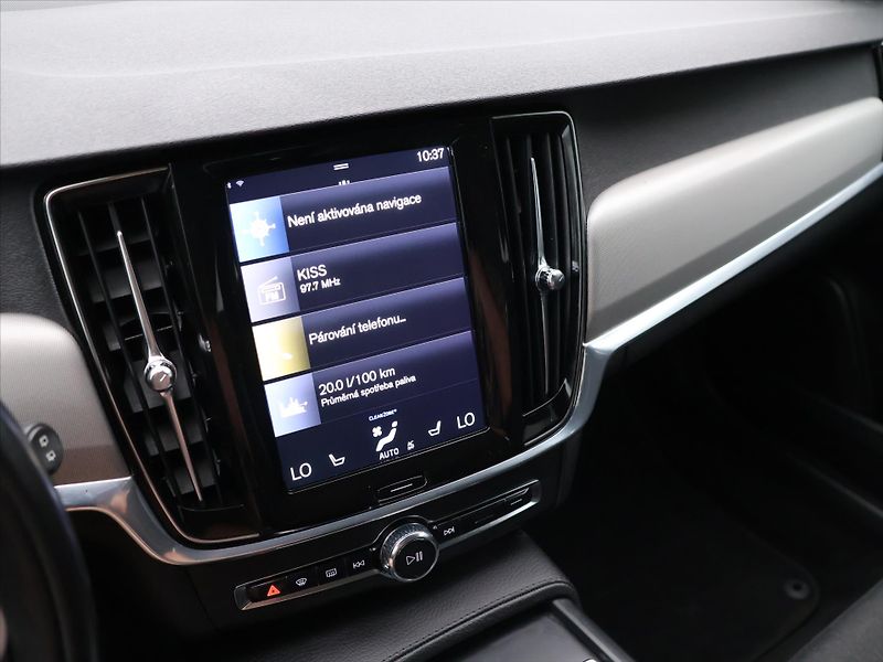 Volvo V90 2,0 D 145 kW Momentum Automat - fotka 21 z 32