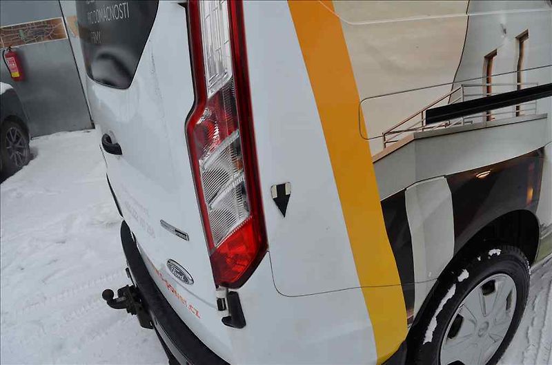Ford Transit (2021) CUSTOM 2,0 D - fotka 9 z 18