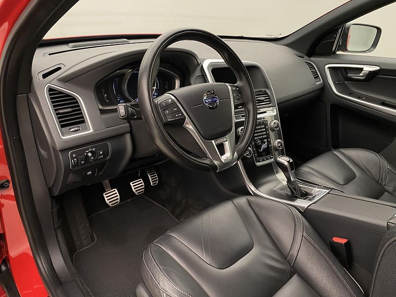 Volvo XC60 D3 R-DESIGN REZERVACE - fotka 4 z 45
