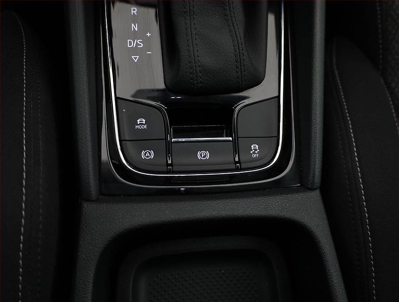 Škoda Karoq (2024) 2.0 TDI - fotka 12 z 20