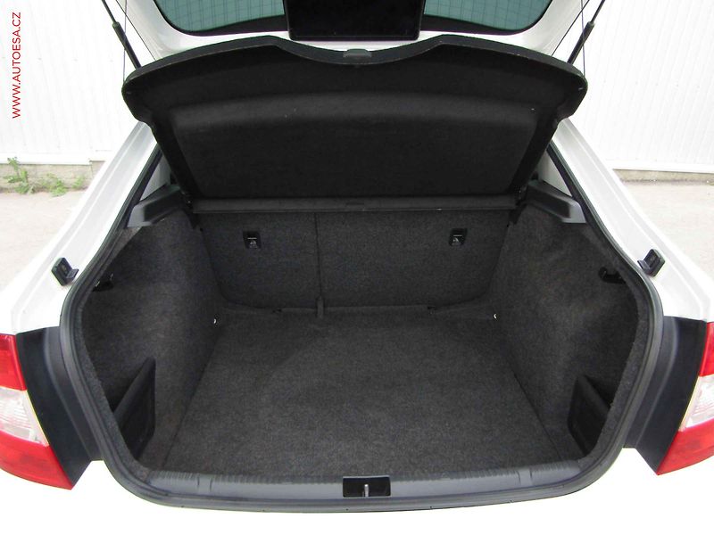 Škoda Rapid (2014) 1.6 TDi, ČR, AC, STK3/28 - fotka 7 z 15