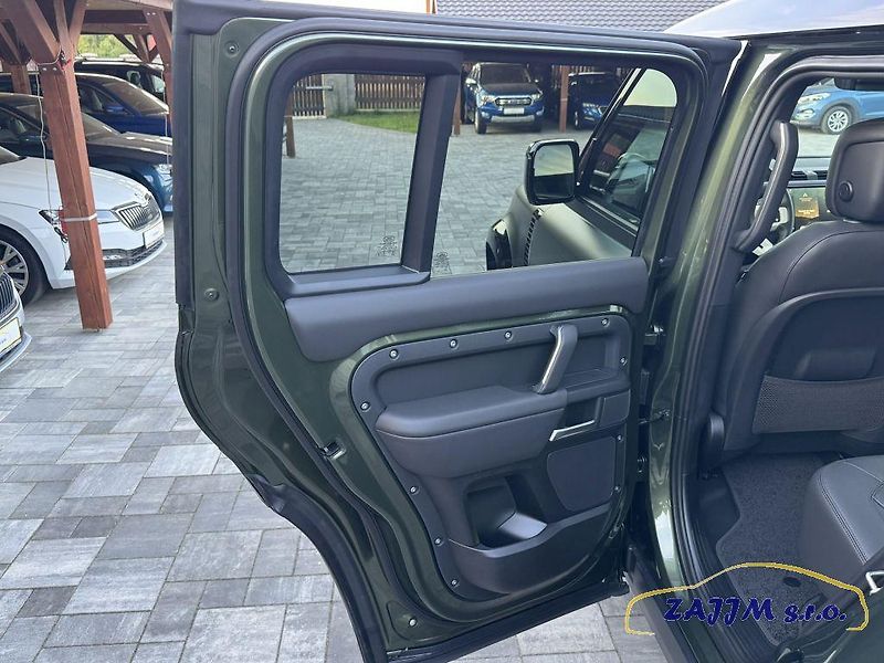 Land Rover Defender 110 HSE X-Dynamic D350 + fólie - fotka 40 z 52