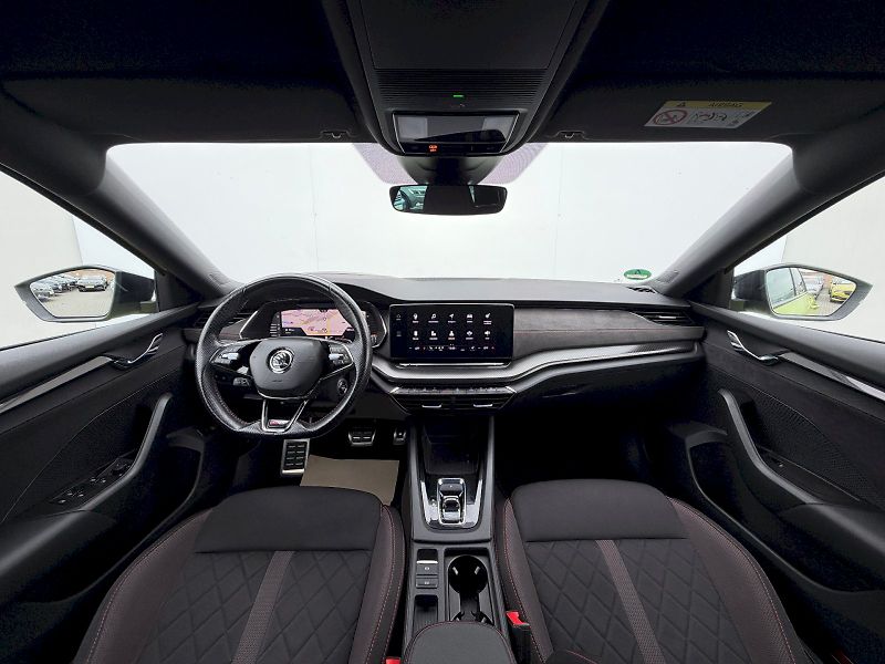 Škoda Octavia (2023) RS 2.0 TSI 180kW - fotka 9 z 35