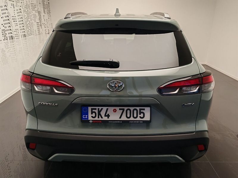 Toyota Corolla Cross 2.0 Hybrid Style Tech - fotka 5 z 14