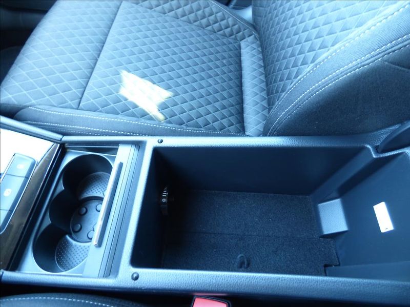 Škoda Superb 2,0 TDI DSG,Bi-Xenon,model 201 - fotka 36 z 45