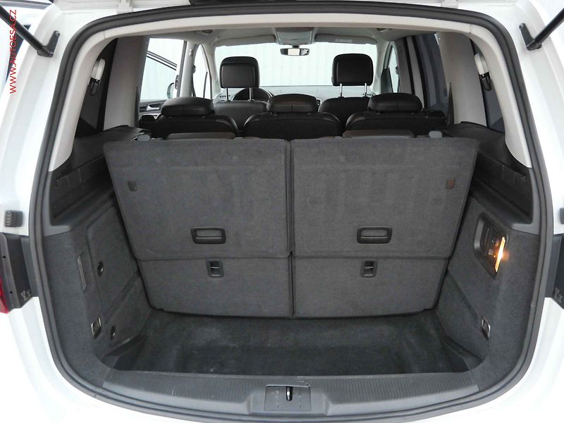 Volkswagen Sharan (2015) 2.0TDi, ČR, Highline, DSG - fotka 7 z 25