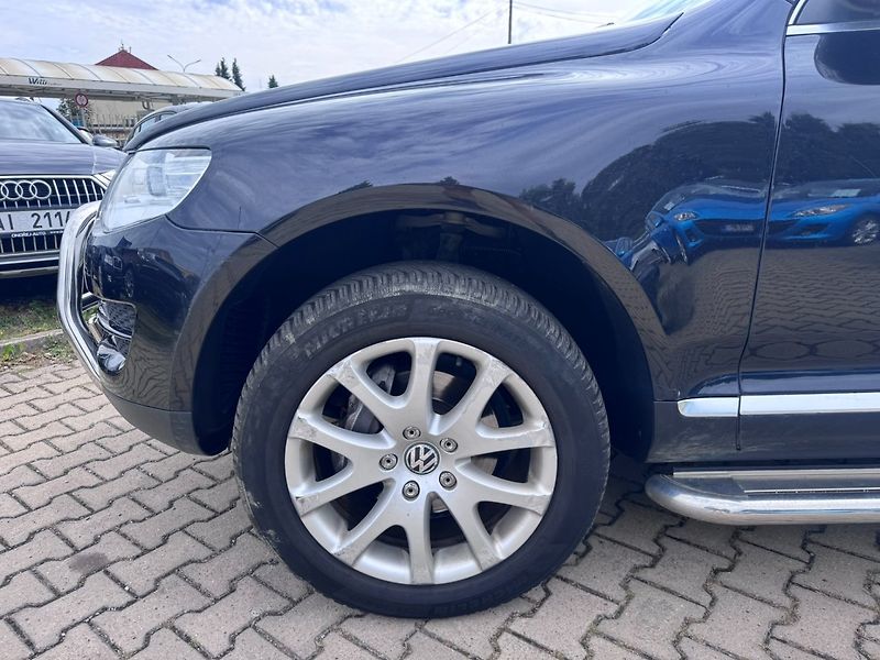 Volkswagen Touareg (2010) 4X4 3,0 TDI V6 176 KW - fotka 13 z 47