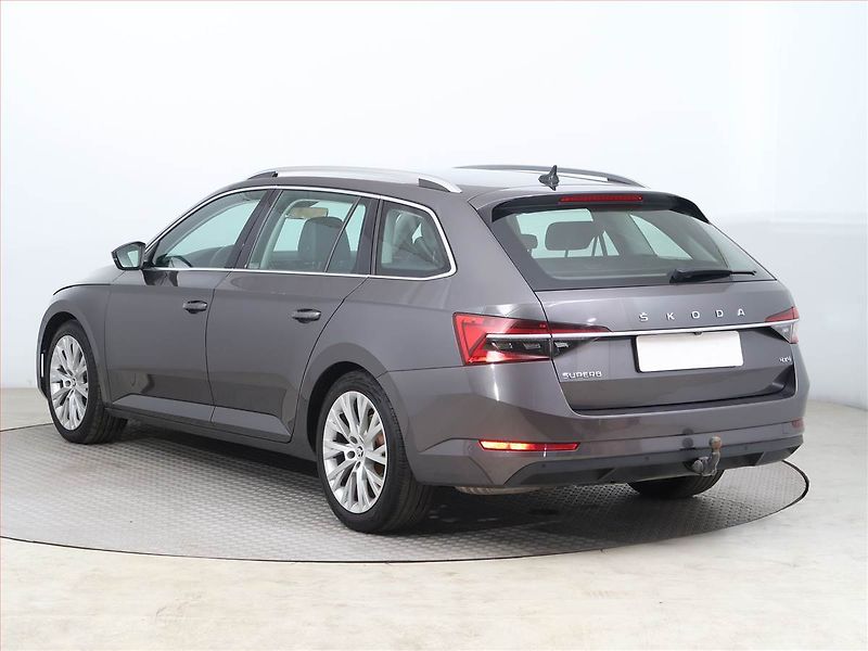 Škoda Superb (2022) Style Plus 2.0 TDI - fotka 4 z 13