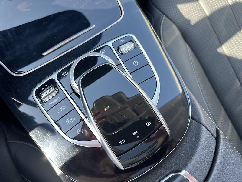 Mercedes-Benz Třídy E 400d 4 Matic vzduch plná výbav - fotka 22 z 29