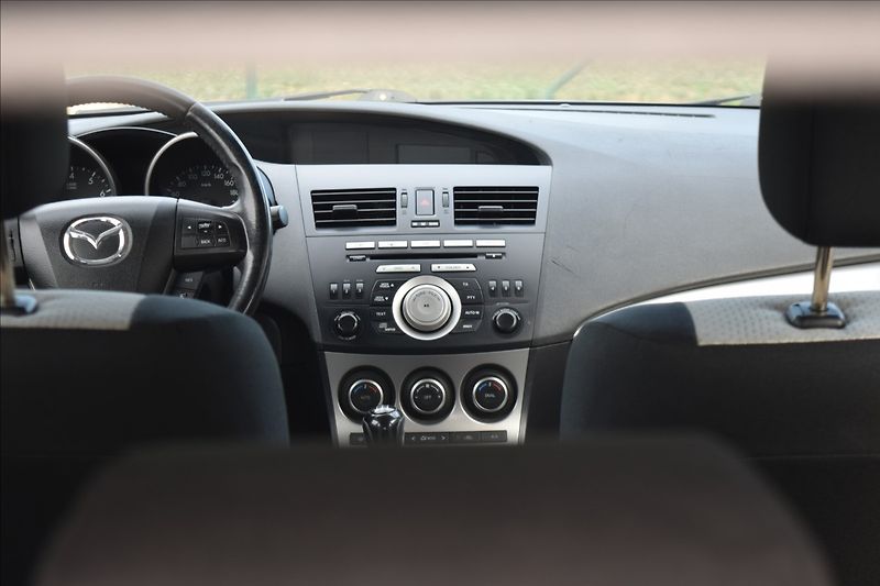 Mazda 3 1,6 i 77KW VÝHŘEV NOVÁ STK - fotka 25 z 47