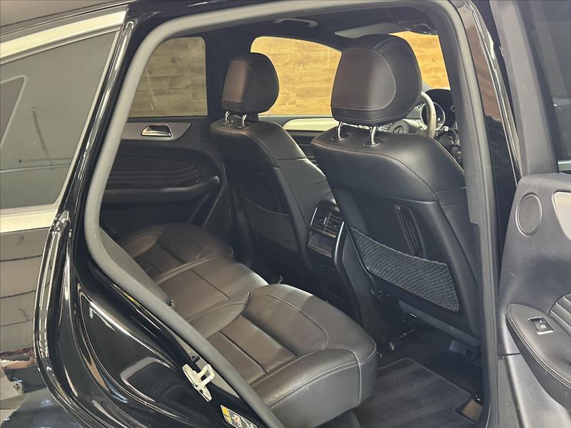 Mercedes-Benz GLE 350d AMG LINIE MULTIBEAM - fotka 17 z 20
