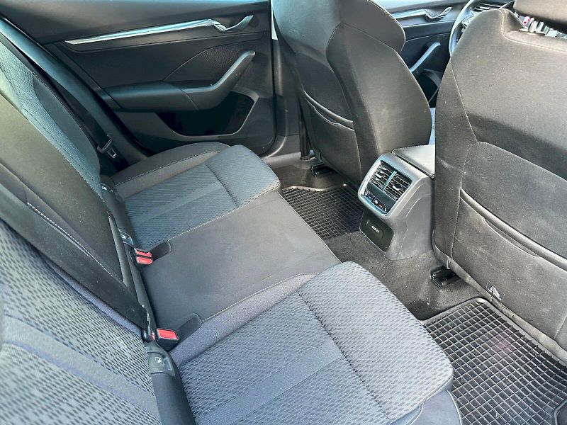 Škoda Octavia (2022) 2.0 TDI 85kW Style Combi - fotka 19 z 22