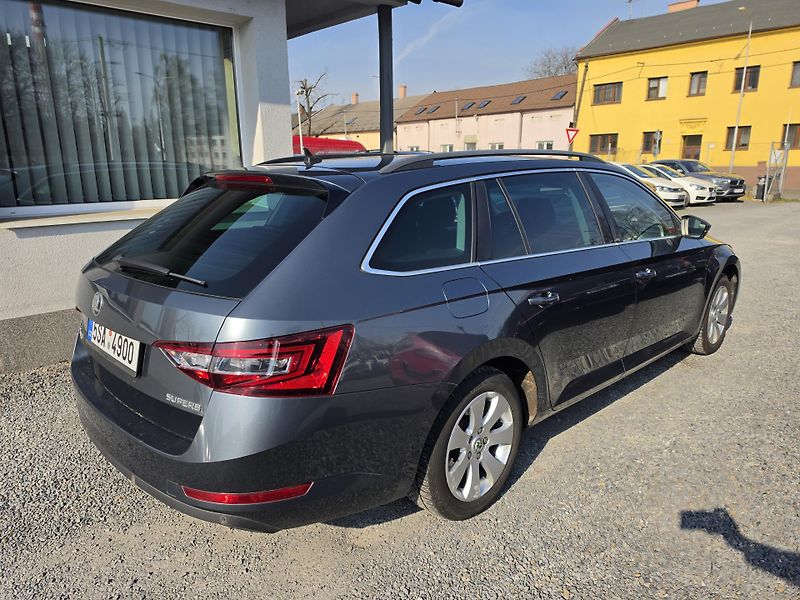 Škoda Superb 2.0 TDI Xenon TZ 110KW  - fotka 4 z 17