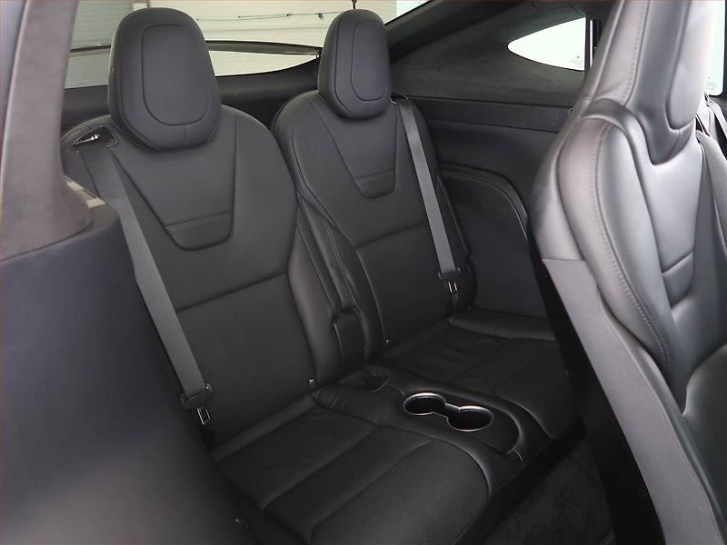 Tesla Model X (2016) 90D, SoH 84% - fotka 25 z 28