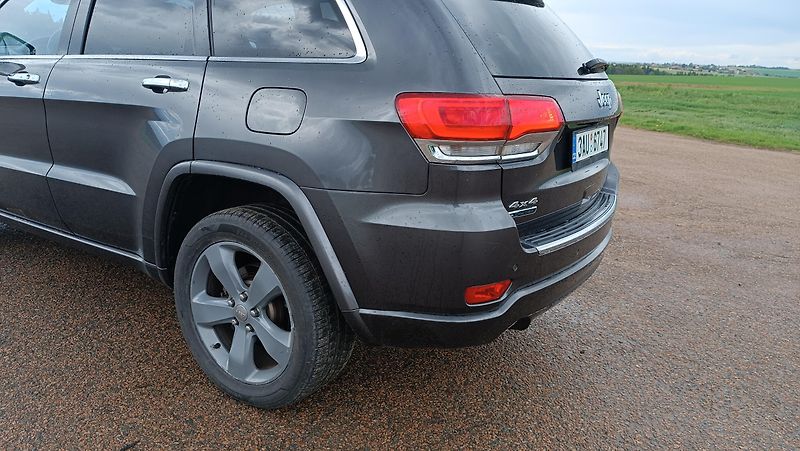 Jeep Grand Cherokee 3,0d Overland Nové v ČR - fotka 26 z 52