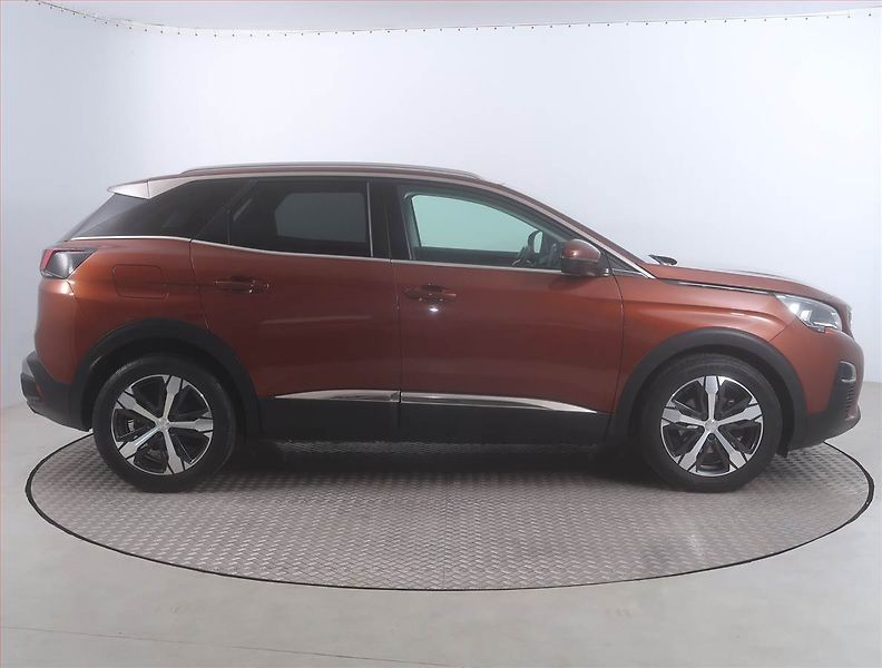 Peugeot 3008 (2018) 1.6 BlueHDi, Automat - fotka 6 z 17