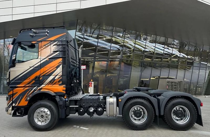 MAN TGX (2025) 33.640 6x4 hydraulika EURO 6 - fotka 3 z 25