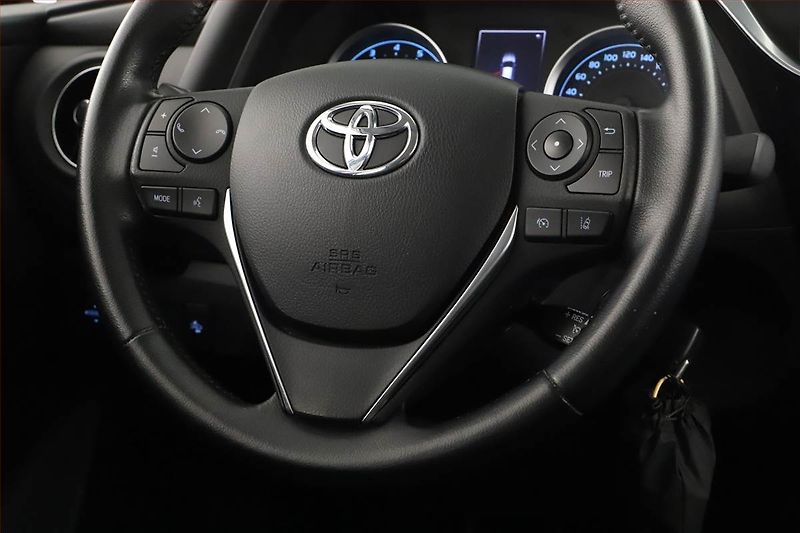 Toyota Corolla (2017) 1.6 Valvematic, Serv.kniha - fotka 8 z 17