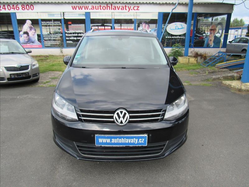 Volkswagen Sharan 2,0 TDi 103kW 5 míst - fotka 2 z 35