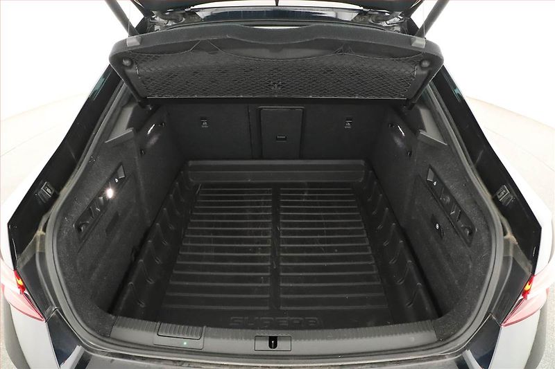 Škoda Superb (2020) Laurin&Klement 2.0 TSI - fotka 11 z 30