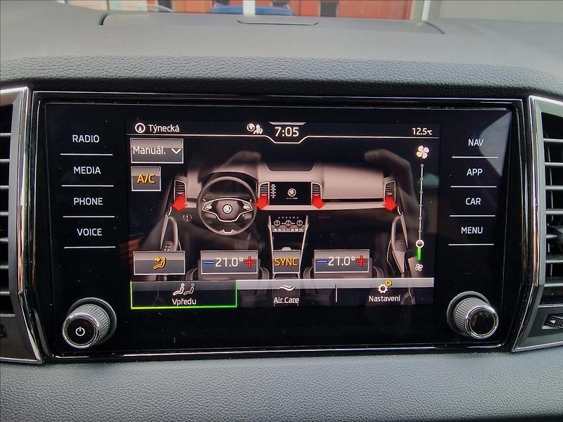 Škoda Karoq 2.0 TDI Style, ČR,1.Majitel - fotka 33 z 50