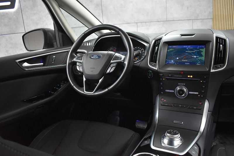 Ford S-MAX 2.5 HYBRID*TAŽNÉ*DPH*ČR 1.MAJ* - fotka 8 z 41