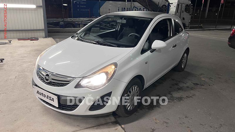 Opel Corsa (2014) 1.2 16V, 2.maj,ČR, servis - fotka 1 z 3