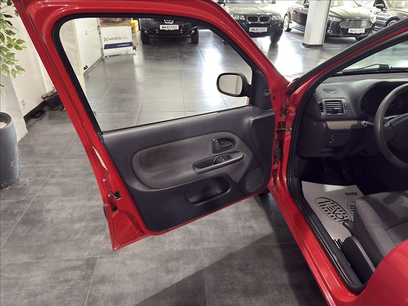 Renault Clio 1,2   i 135.000KM ZADNÍ ČIDLA - fotka 6 z 18