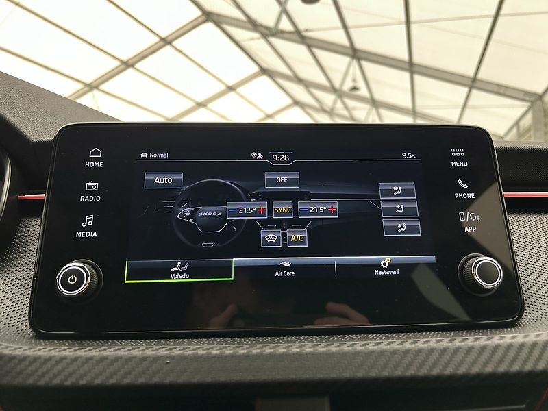 Škoda Kamiq 1.5 TSI Monte Carlo - fotka 11 z 29