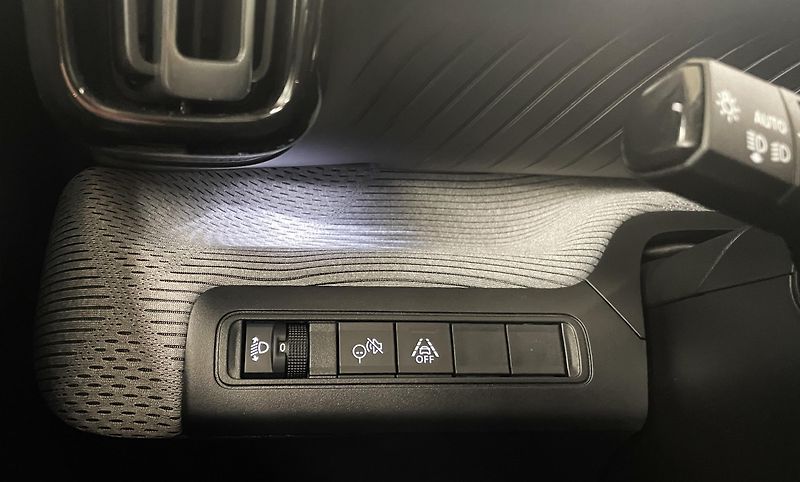 Citroën C3 Aircross (2026) MAX Hybrid 145k Aut 7 míst - fotka 22 z 25