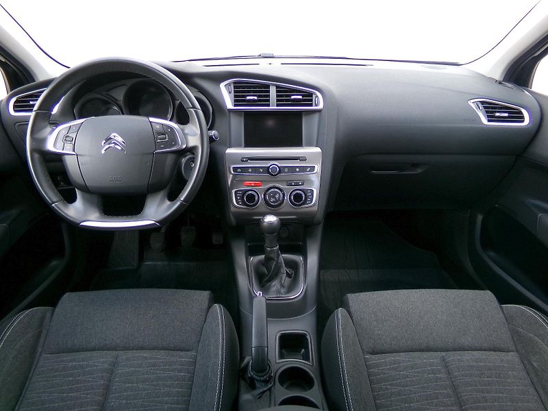 Citroën C4 FEEL EDITION 1.6 BlueHDi 73kW - fotka 2 z 14