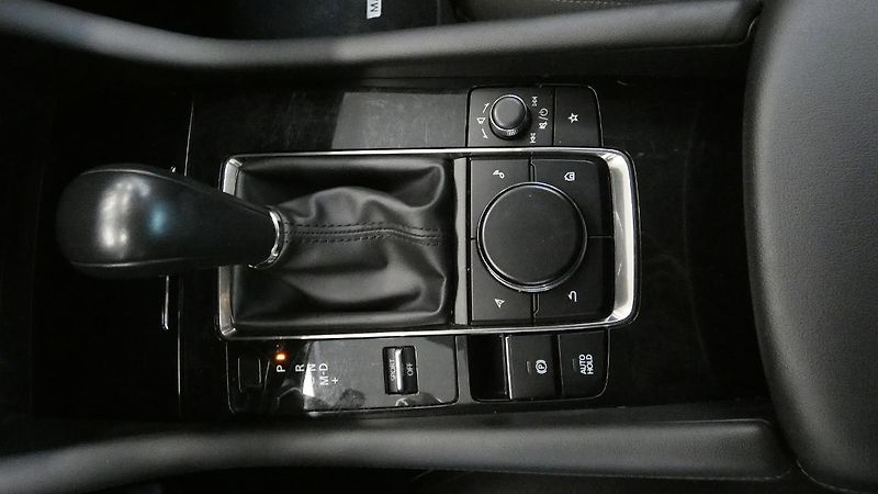Mazda 3 Prime-line 2.0 e-Skyactiv G150 - fotka 17 z 23