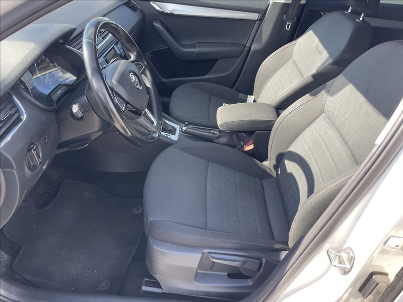 Škoda Octavia 2,0 TDi 135kw DSG 4x4 Klimatr. - fotka 7 z 34